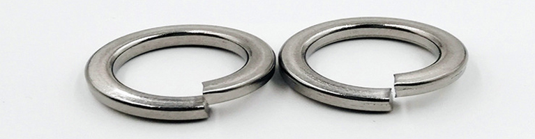 到底應(yīng)該用平墊圈還是彈簧墊圈啊，小伙整蒙了。